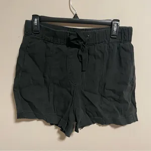 Aritzia Babaton Bastien Black Linen Shorts- Size Medium thumbnail 3