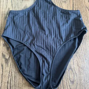 Aerie Womens Black Ribbed Cut Out Ring One Piece Monokini Swim Suit Size Large thumbnail 4