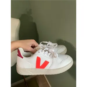 VEJA V-10 Sneakers Size US 4 / EU 35 White Coral thumbnail 4