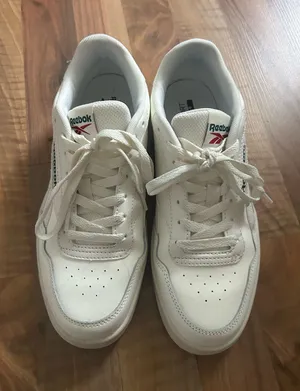 Reebok Sneakers thumbnail 1