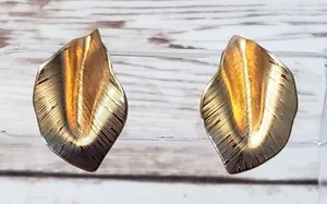 Vintage Clip On Earrings - Gold Tone 3D Leaf Just Over 7/8" thumbnail 1