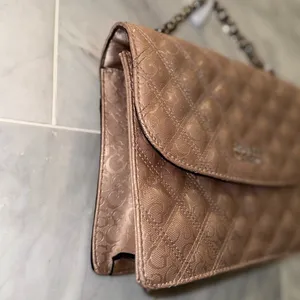 GUESS Women's Pink Shoulder Bag chain thumbnail 3
