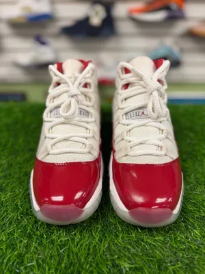 Size 6.5Y. NIKE AIR JORDAN 11 RETRO HIGH CHERRY GS -- Pre-L❤️ved thumbnail 4
