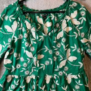 John Mark Bejeweled‎ Jade Green Embroidered Blouse Size Small Petite Cotton thumbnail 2