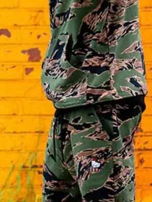 Hello Kitty X Staple Pigeon Camo Sweatpants- XL thumbnail 9