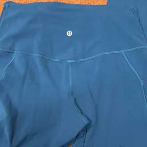 lululemon athletica Blue cropped Leggings thumbnail 4