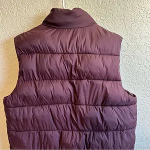 Old Navy Puffer Vest Burgundy S Women‎ Padded Sleeveless Quilted Gilet thumbnail 8
