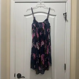 Free People Floral High-Low Dress Navy Pink Twisted Sweetheart Smocked Back sz M thumbnail 4
