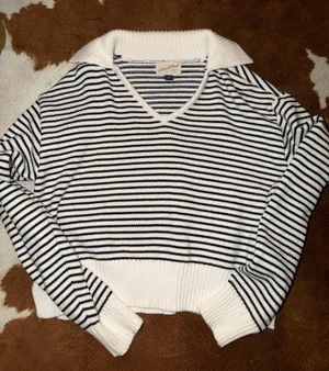 Sweater thumbnail 1
