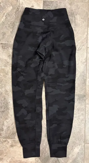 Lululemon Align Joggers thumbnail 1