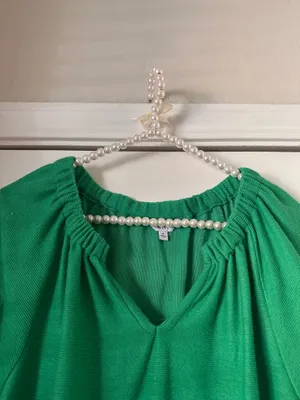 Crown & Ivy Kelly Green Puff Sleeve Top thumbnail 2