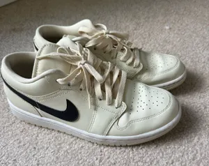 Nike Jordan Low coconut milks thumbnail 1