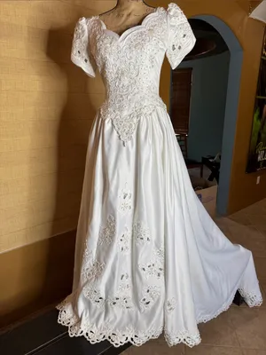 Merry Max Vintage Wedding Gown Size 10 White Pearl Beaded Lace Cathedral Train thumbnail 2