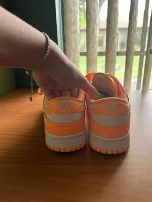 Nike Dunks thumbnail 3