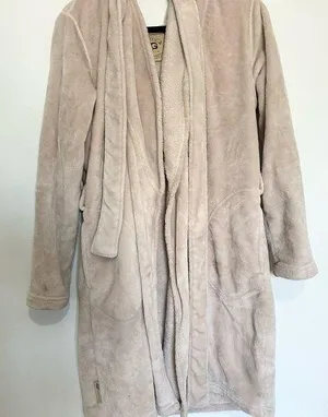Ugg fleece Cozy Beige Robe size medium lounge thumbnail 1
