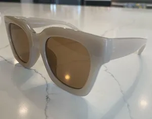 LIKE NEW Beige Tan Square Shaped Women's Sunglasses thumbnail 3