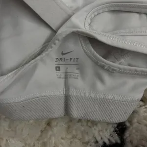 Nike Sports Bra Dri-Fit Women’s XS S thumbnail 3
