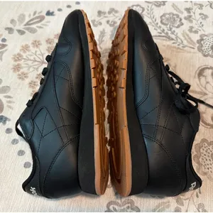 Reebok Classic Leather Sneakers Black Gum Bottoms Women's Size 9 GY0961 thumbnail 8