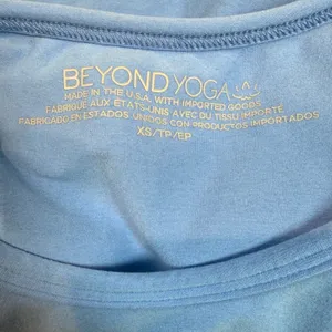 Beyond‎ Yoga Spacedye Cropped Motivate Tank Top Built in Bra Light Blue Size XS thumbnail 4