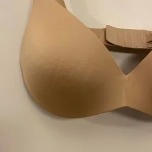 Skims wireless bra, size 34C thumbnail 3