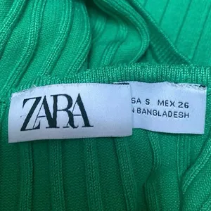 Zara Women's Green Sleeveless Crew Neck Ribbed Knit Sweater Vest Crop Top Size S thumbnail 3
