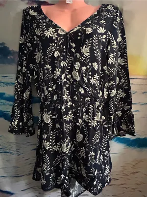 Aeropostale Women’s Black & White Floral V-Neck Romper SM thumbnail 1