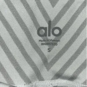 Alo Yoga Santa Airbrush Leggings White Fe thumbnail 7