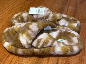 American Eagle Sherpa Slides thumbnail 3