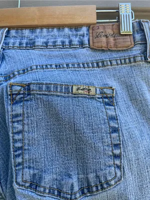 Y2K Levi’s Strauss stretch low rise bootcut Light Wash Women’s Jeans, size 6 thumbnail 3
