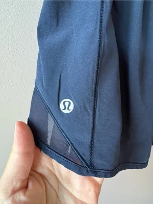 Lululemon Women’s Hotty Hot Shorts with Liner Navy Size 6 thumbnail 3