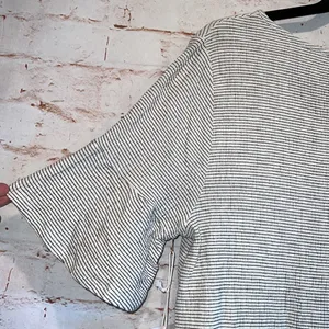 NWT Lauren Conrad flutter short sleeve stripe pullover blouse scoop neck keyhole thumbnail 8