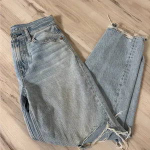 American Eagle Super High-Rise Baggy Straight thumbnail 1