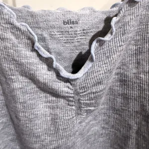 Bliss Heathered Gray Spaghetti Strap Crop Top Sz S thumbnail 2