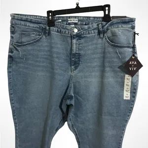 M16 NWT Ava & Viv Classic Blue Denim Jeans thumbnail 3