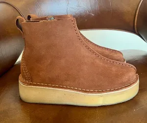 Clarks Originals Trek Wedge Boots in a brown suede size 5.5 zipper thumbnail 1