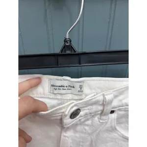 Abercrombie & Fitch White High Rise Mom Shorts Distressed‎ Frayed Hem Size 27 4 thumbnail 2