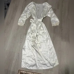 Vintage Victorias Secret Maxi Robe thumbnail 5