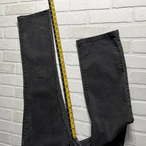 Levis 505 Straight Jeans Womens 33 Charcoal Black Gray High Rise Stretch Crop‎ thumbnail 4