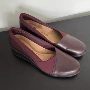 Clarks Women's Suttyn Walk‎ Leather Cushioned Wedge Heel Pumps Wine Size 12 M thumbnail 2