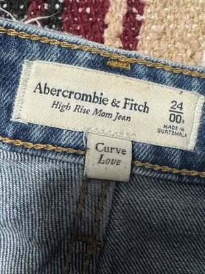 Abercrombie high rise mom Jean thumbnail 3