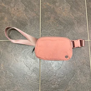 Lululemon Everywhere Belt Bag Fanny Pack *1L Deco Pink thumbnail 13
