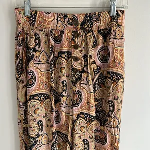 Anthropologie Odette Paisley Crepe Joggers thumbnail 5