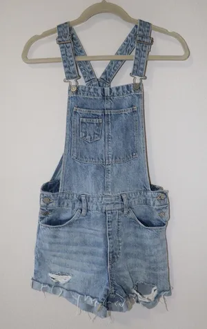 H&M Distressed overalls Shorts thumbnail 2