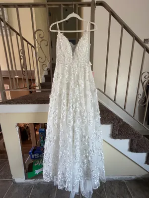 White A-Line Lace Wedding Dress with Appliques | Unworn with Tags thumbnail 2