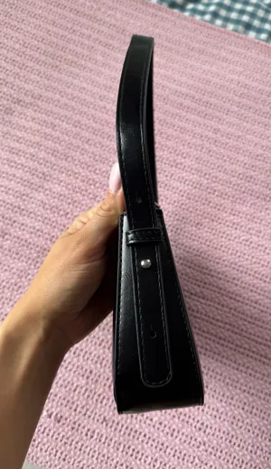 VICI Small handbag thumbnail 2