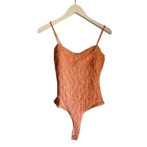 Elodie Coral Textured Lace Bodysuit NWT Small Nordstrom thumbnail 7