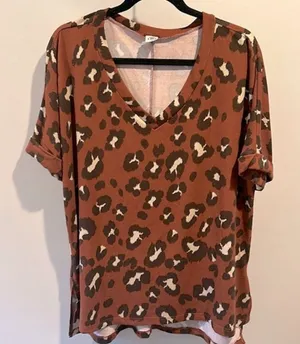 Sew‎ In Love Medium Animal Print Short Sleeve Top thumbnail 1