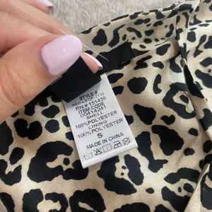 Forever 21 Satin Cheetah Print Top Size Small thumbnail 7