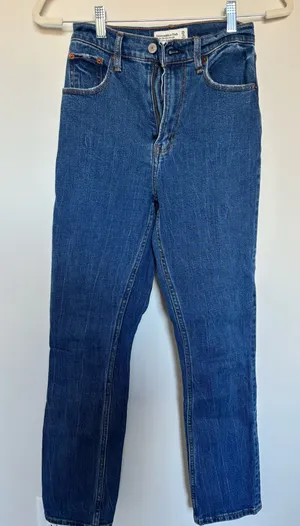 Abercrombie 90s Slim Straight Ultra High-Rise thumbnail 1
