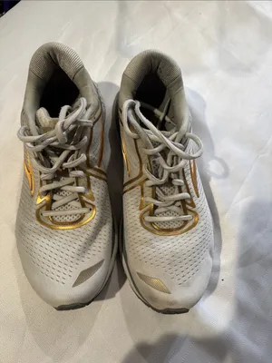 Brooks and Gold Running Sneakers UNISEX thumbnail 6